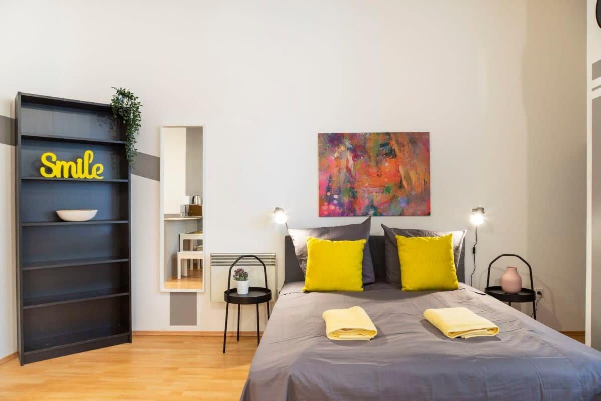 Cozy 2 Next To Hermannstrasse Appartamento
